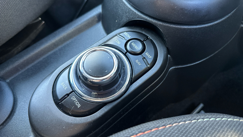 MINI Convertible 1.5 Cooper Classic 2dr Auto [Comfort/Nav Pack] Petrol Convertible